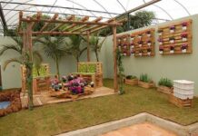 How to decorate a patio or garden with recycled woods